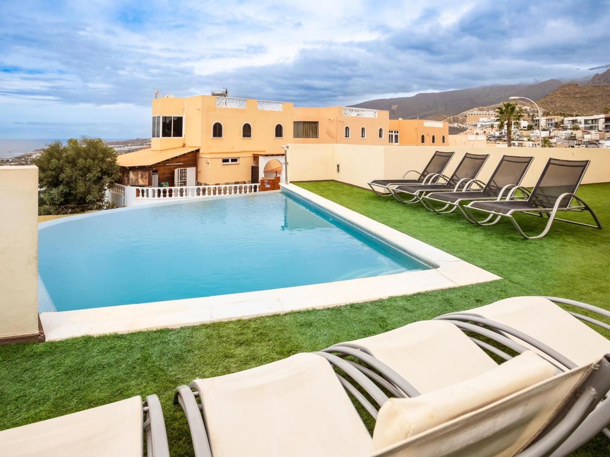 Villa Olbia Charming Dreamview With Jacuzzi Costa Adeje  Bagian luar foto